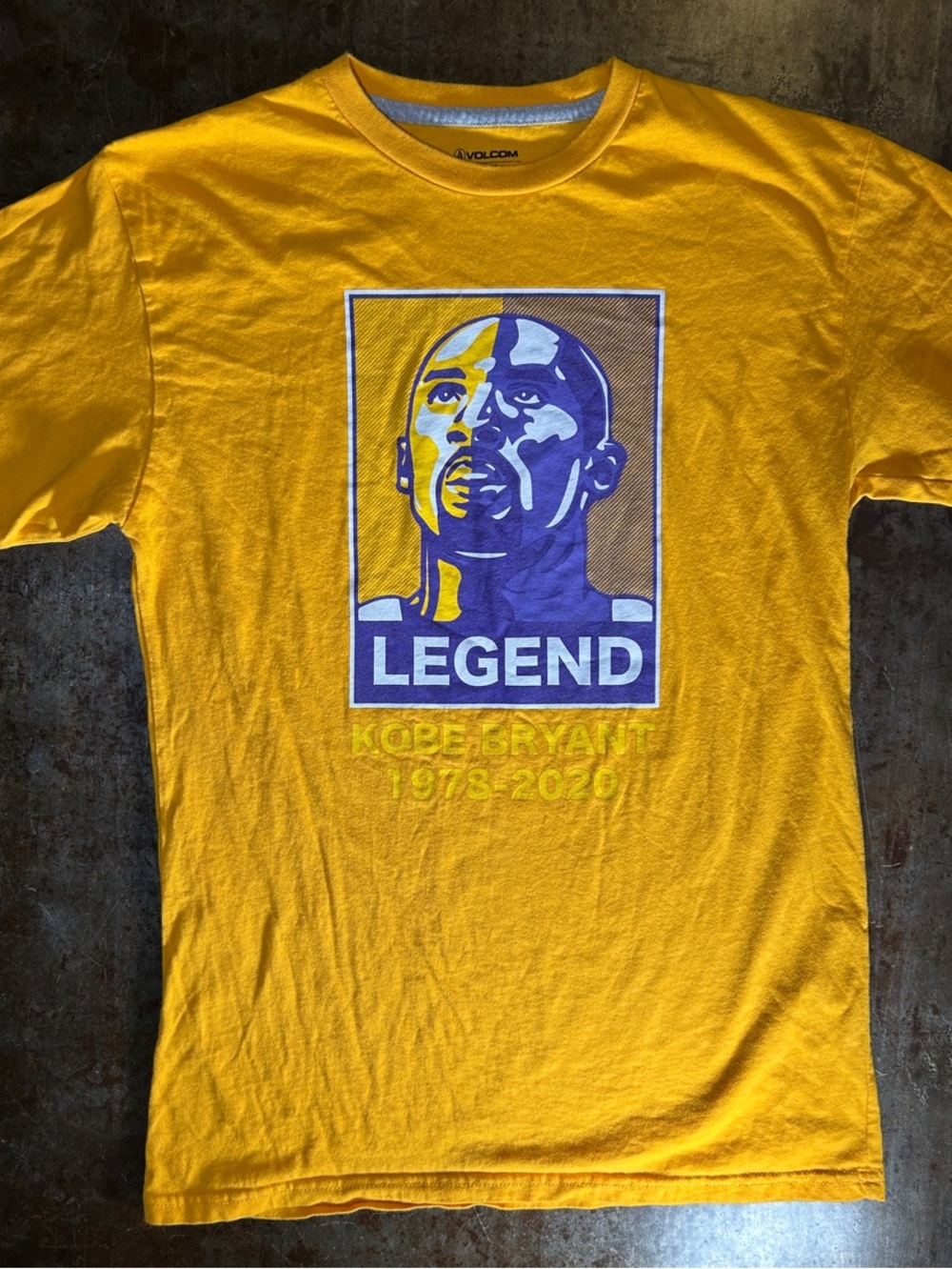 Kobe Bryant Volcom 'Legend' Graphic Short‑Sleeve Tee Men’s Medium